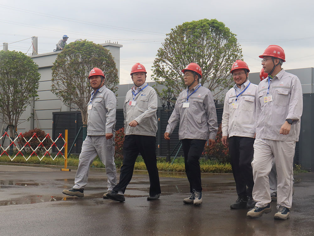 張恒董事長(zhǎng)一行到布拖換流站、白鶴灘-浙江線路工程視察指導(dǎo)工作