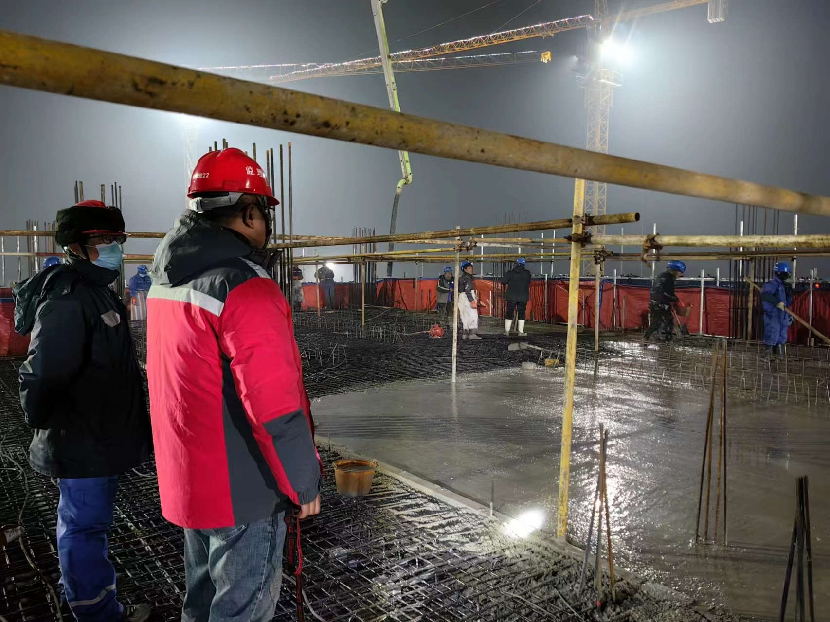 東平±800千伏換流站工程主控樓結(jié)構(gòu)封頂 東平±800千伏換流站工程主控樓結(jié)構(gòu)封頂