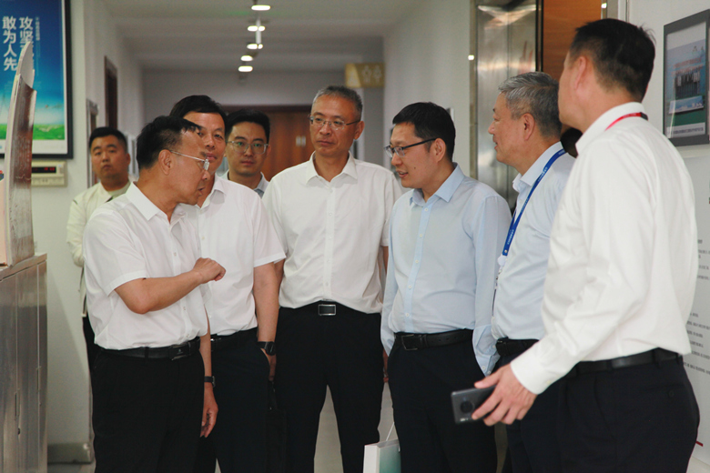 國(guó)網(wǎng)山東省電力公司副總經(jīng)理、黨委委員盧剛蒞臨山東誠(chéng)信調(diào)研