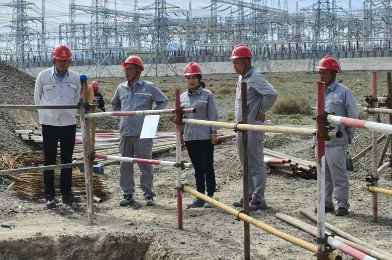 尹展總經(jīng)理到新疆項目調研指導監(jiān)理工作 尹展總經(jīng)理到新疆項目調研指導監(jiān)理工作